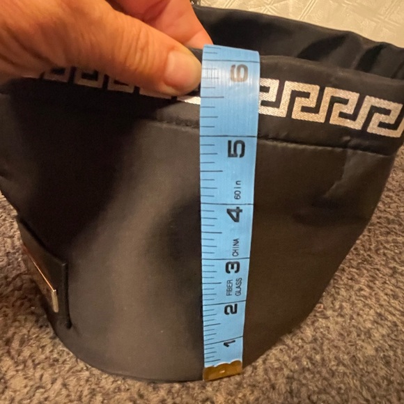 Versace parfums bucket bag - Picture 12 of 16